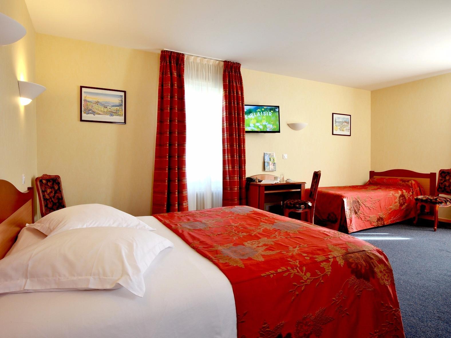 Logis Hotel & Restaurant Des Lacs Celles-sur-Plaine Eksteriør billede