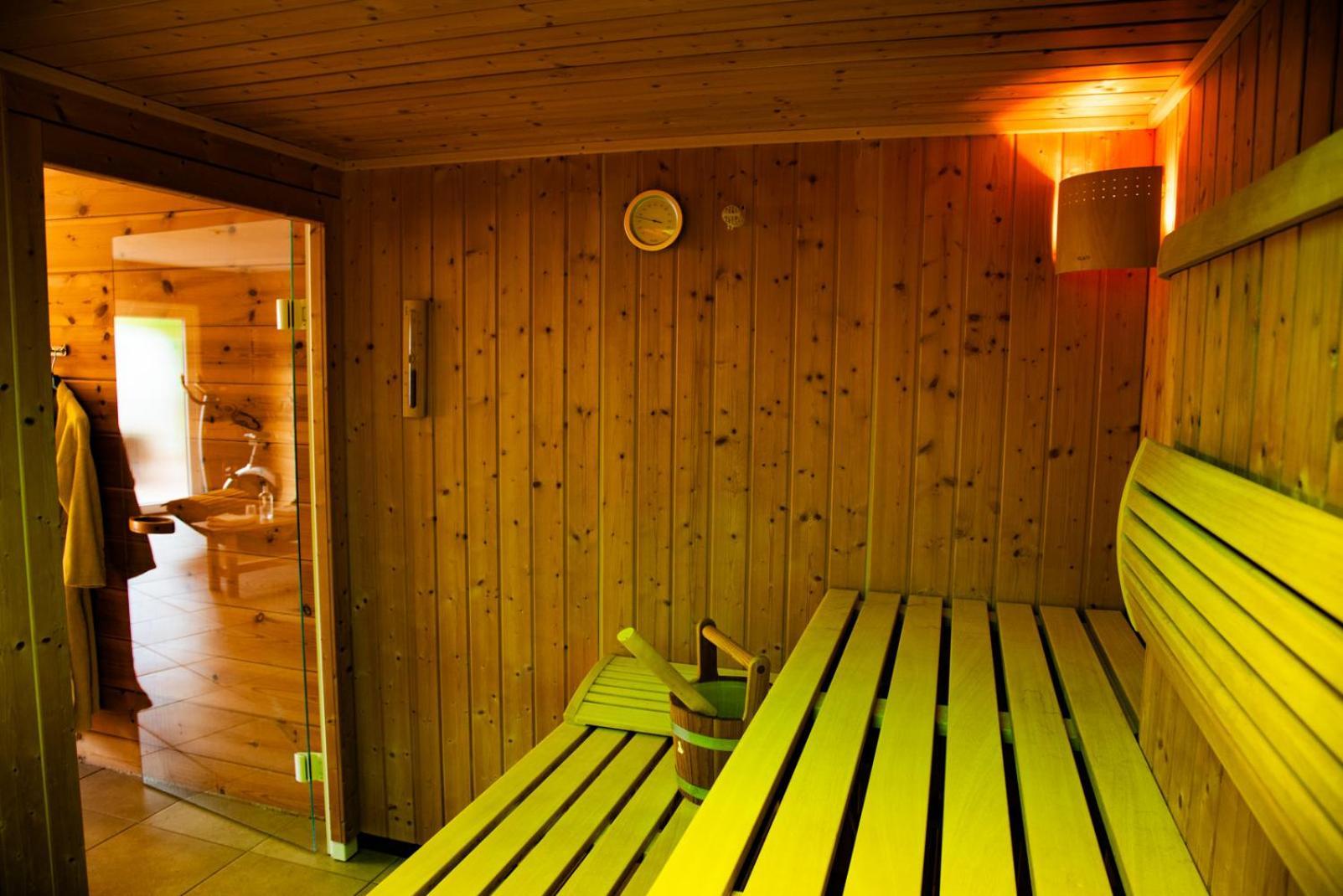 Logis Hotel & Restaurant Des Lacs Celles-sur-Plaine Eksteriør billede