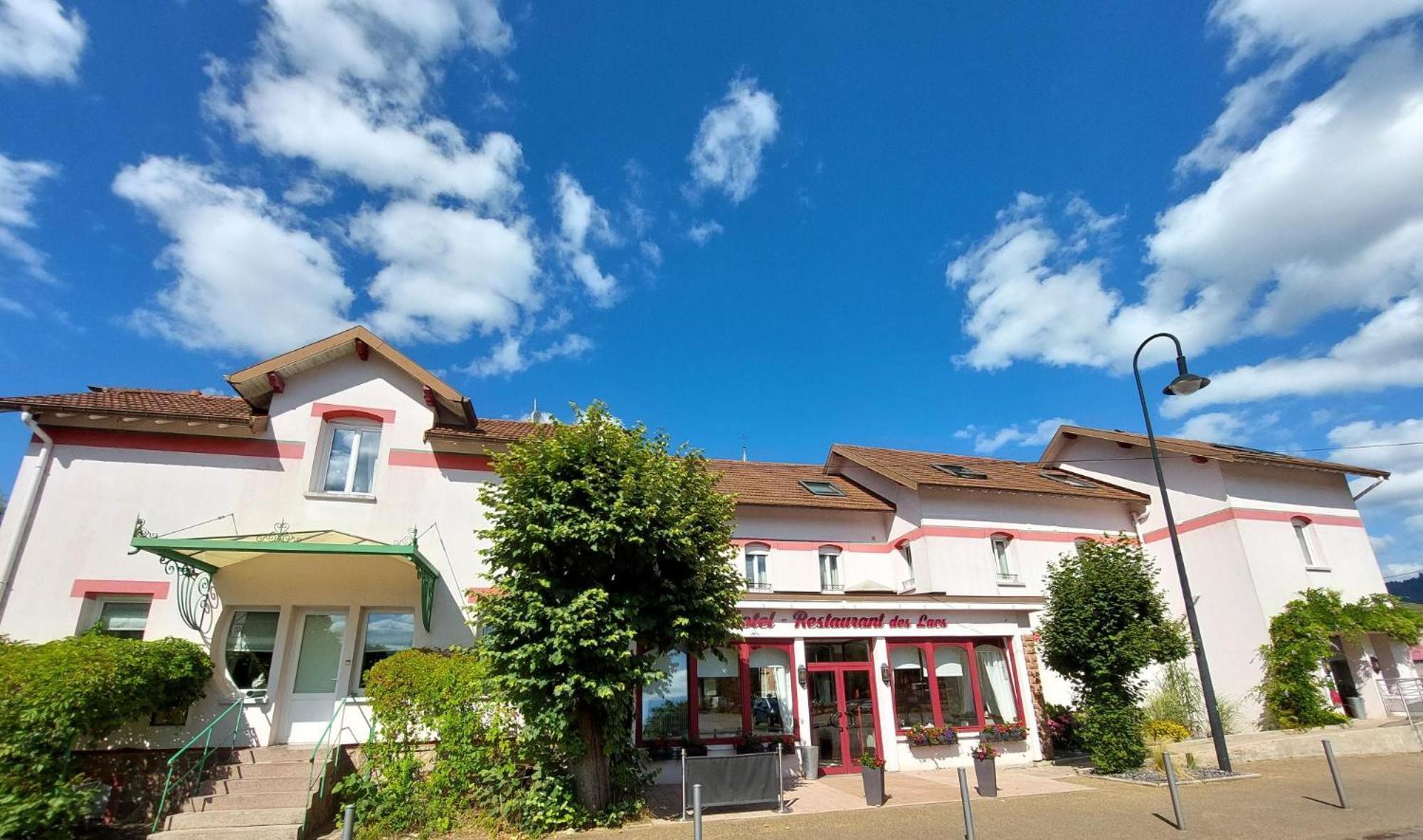 Logis Hotel & Restaurant Des Lacs Celles-sur-Plaine Eksteriør billede